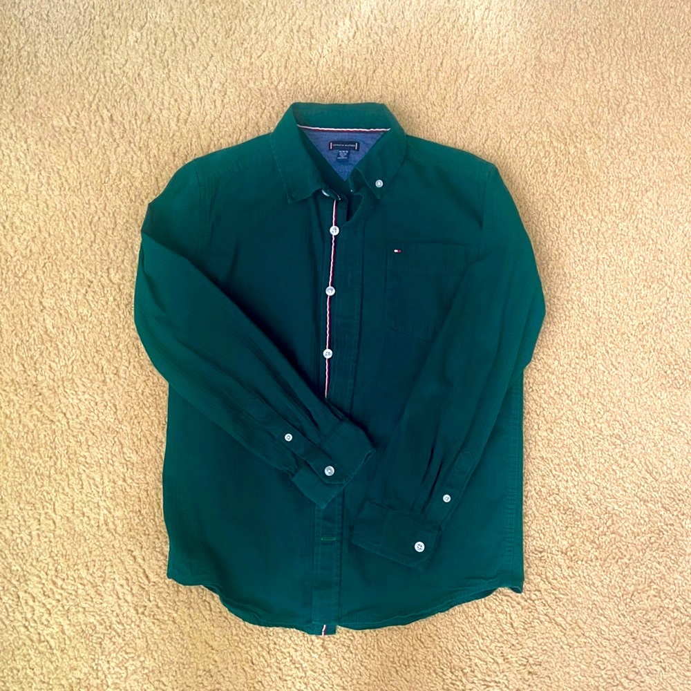 Tommy Hilfiger Shirt fit Big Boy (12/14)